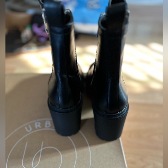 Urban Outfitters leather boots - Picture 5 of 7